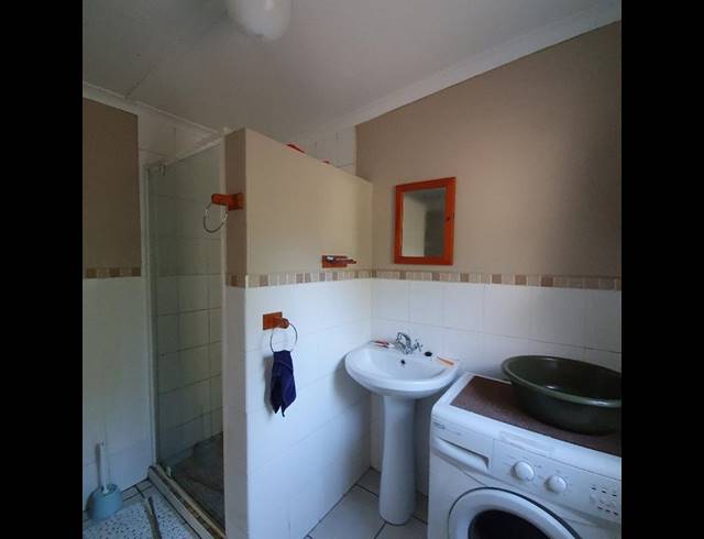 2 BEDROOM PROPERTY TO RENT IN OATLANDS